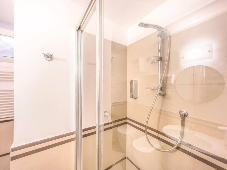 Suite Indipendente Su Due Livelli Rome Exterior photo