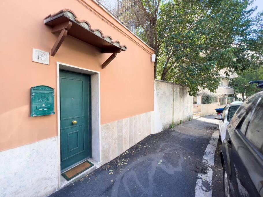 Suite Indipendente Su Due Livelli Rome Exterior photo