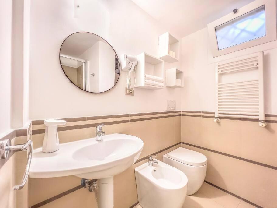 Suite Indipendente Su Due Livelli Rome Exterior photo